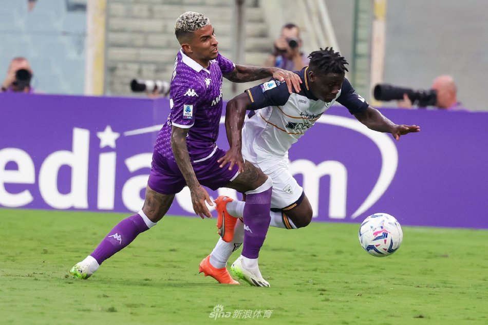 被球迷称为 被球迷称为